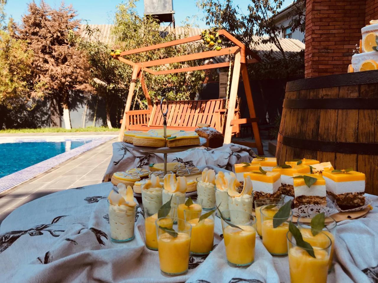 Citron Cottages Batumi Esterno foto